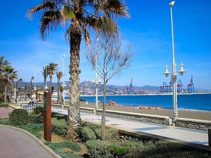 4 Capulino Apartamentos Málaga Exteriör bild